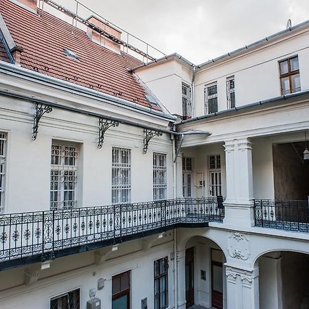 All In Apartman Budapest Luaran gambar