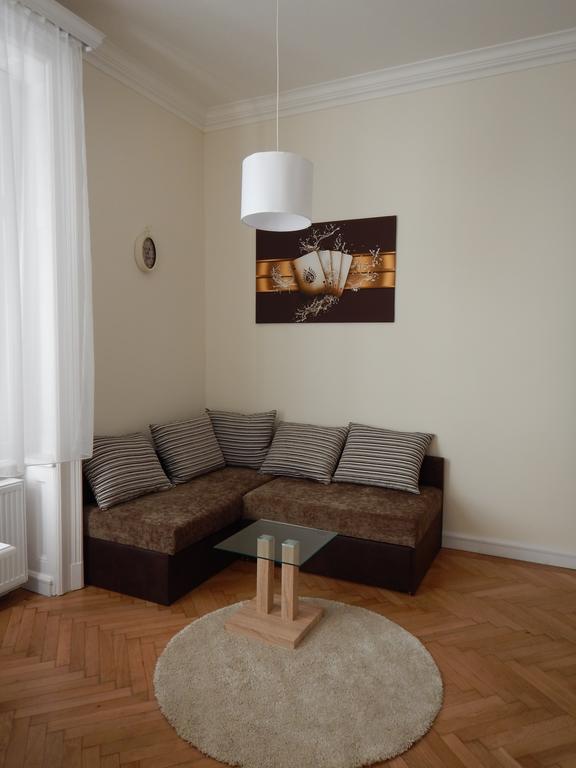 All In Apartman Budapest Bilik gambar