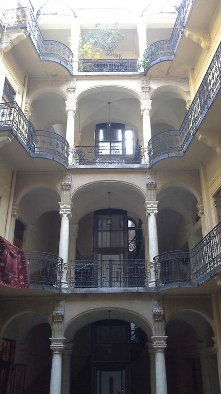 All In Apartman Budapest Luaran gambar