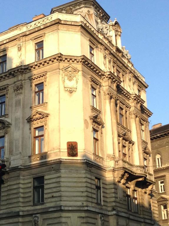 All In Apartman Budapest Luaran gambar